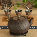日本關西鑄鐵壺 由經驗豐富的手工匠人手工製作獨一無二